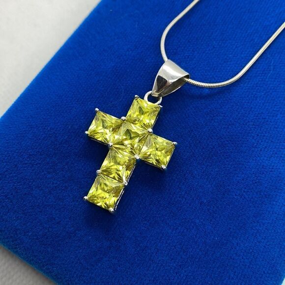 💛 925 Vintage Lime CZ Cross Necklace - Picture 2 of 4
